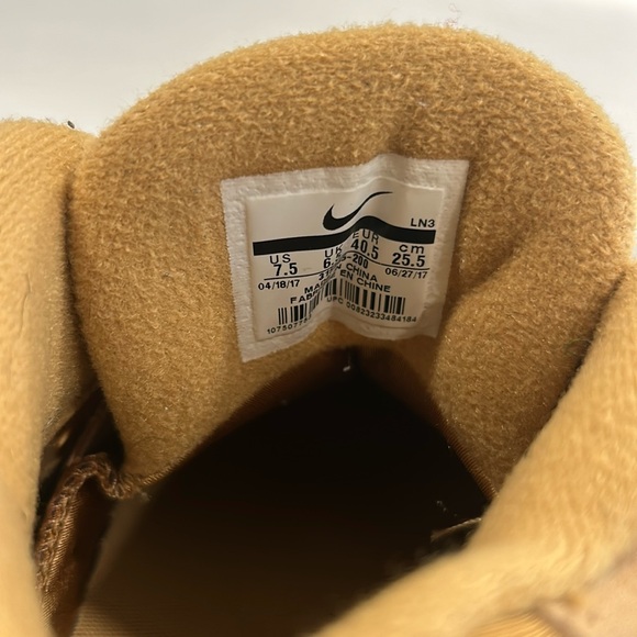 Nike
Air Force Max PRM "Flax" Sneakers (2017) - Picture 9 of 9